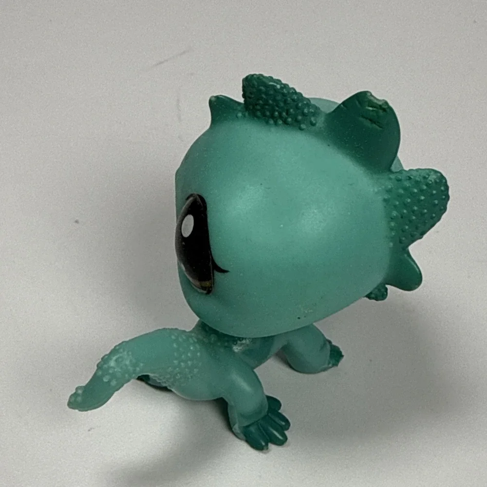 Littlest Pet Shop Iguana RARE Small FlawAuthentic C-031G 2010